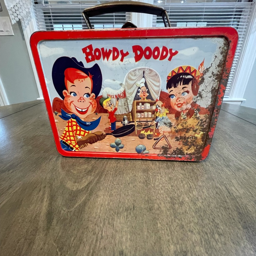 Vintage Howdy Doody lunchbox